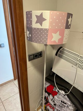 Lámpara de pie infantil estrellas