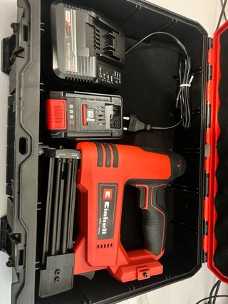 Pack clavadora Einhell completo 18V +batería 2,5ah