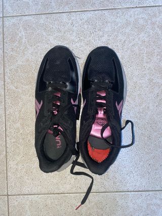 Zapatillas Saucony Negras y Rosas