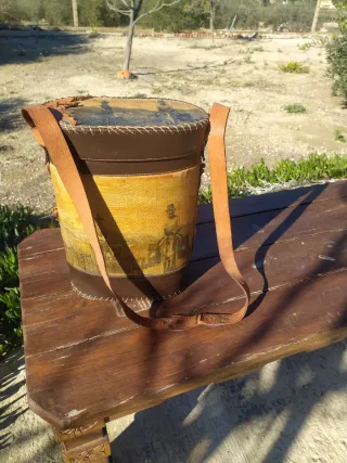 Matera de cuero con grabado