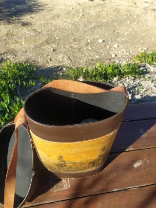 Matera de cuero con grabado