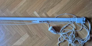 Riel de cortina de 210cm con cordón