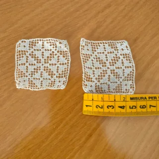 Lavori in filet: pizzi fatti a mano