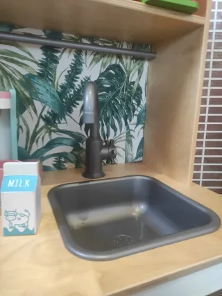 Cocinita de madera Ikea para niños