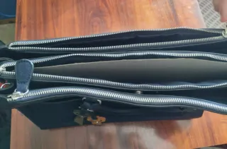 Bolso Parfois azul con llaveros