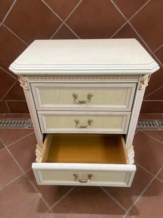 Mesita de noche madera dorada y blanca