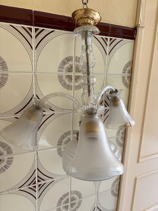 Lámpara colgante de cristal y metal