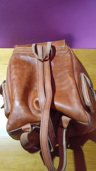 Mochila de cuero marrón