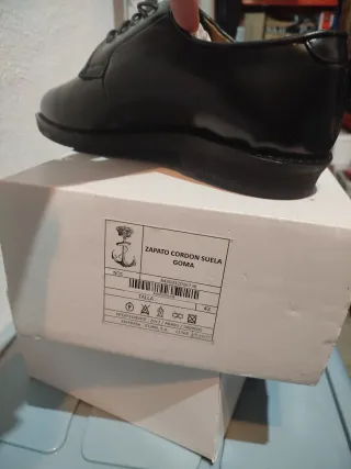 Zapatos de vestir Itzzi negros