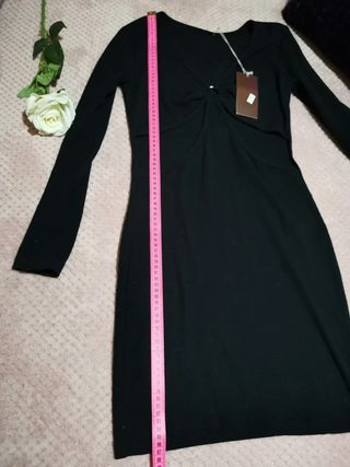 Vestido negro de fiesta con cutout