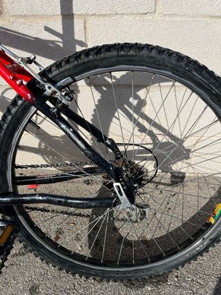 Bicicleta Orbea Roja y negra