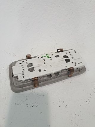 LUZ INTERIOR TOYOTA AURIS (9)