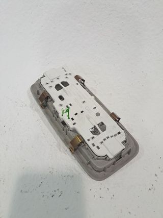 LUZ INTERIOR TOYOTA AURIS (9)