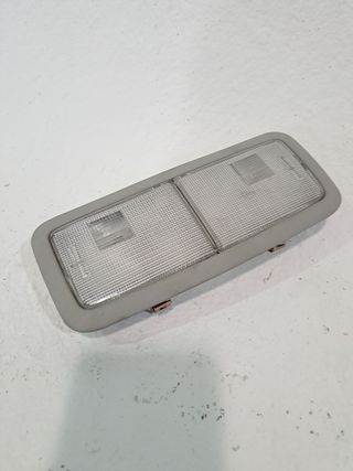 LUZ INTERIOR TOYOTA AURIS (9)