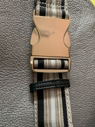 Riñonera Tommy Hilfiger plateada