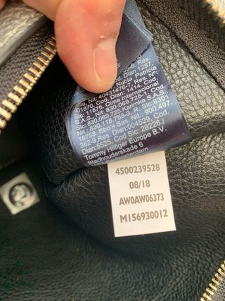 Riñonera Tommy Hilfiger plateada