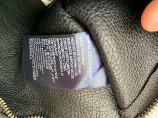 Riñonera Tommy Hilfiger plateada