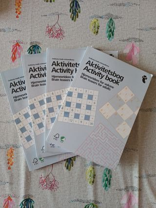 Set di 4 "Aktivitetsbog/Activity book" rompicapo