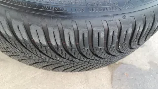 Llantas Japan Racing