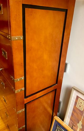 Sinfonier estilo Campaign en madera maciza