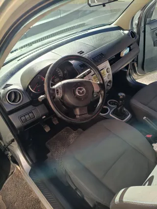Mazda 2 2005