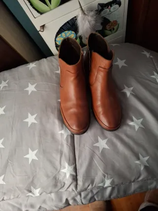 Botines planos cómodos marrones