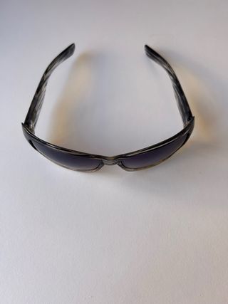 Gafas de sol Gucci grises y negras