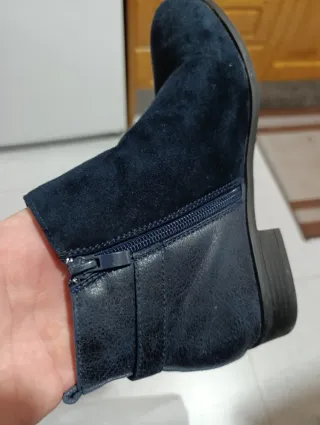 Botín azul con cremallera