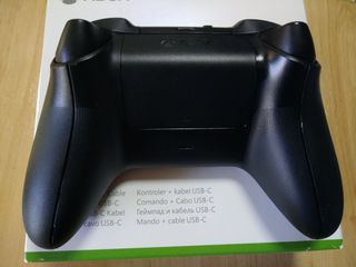 Mando Xbox Series X + Cable USB-C