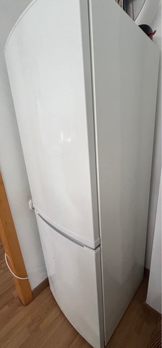 Nevera con refrigerador IKEA blanca