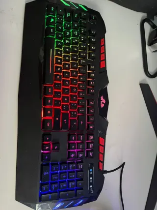 Teclado y Ratón Gaming con Luces Multicolor
