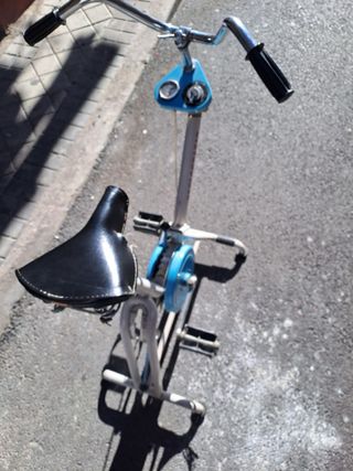 Bicicleta estática ejercicio