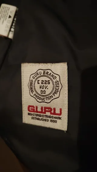 Abrigo acolchado plumas Guru negro