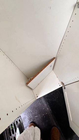 Mueble PAX de almacenaje blanco y tirador azul