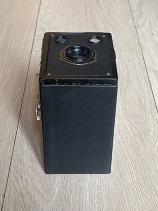 Cámara de cajón Kodak Brownie Target Six-20