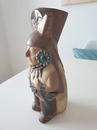 Figura precolombina decorativa