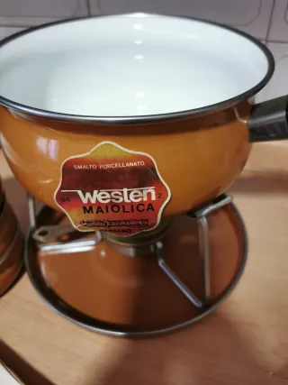 Set fonduta marrone e bianco