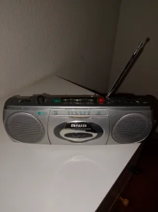 Radio Cassette Antiguo Plata