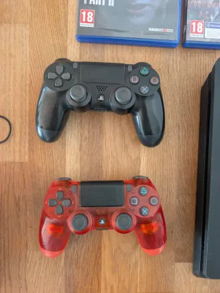 PS4 Slim 500GB + 2 Mandos + 3 Juegos