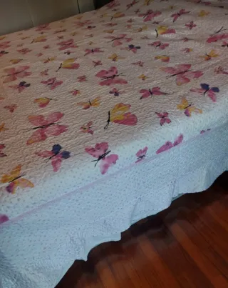 Coperta trapuntata con farfalle