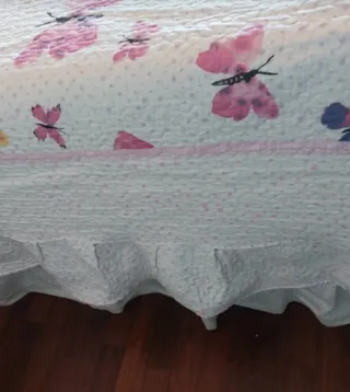 Coperta trapuntata con farfalle