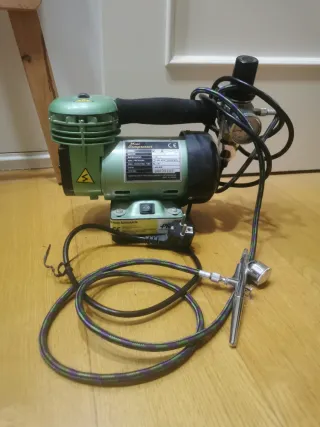 Compresor y aerógrafo para manualidades