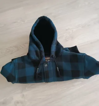 Cazadora cuadros azul y negra con capucha