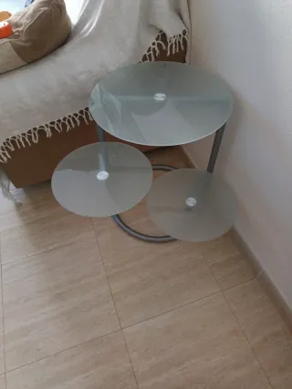Mesa auxiliar cristal y metal