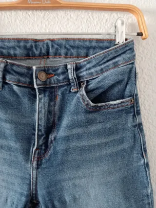 Pantalón vaquero mujer desgastado