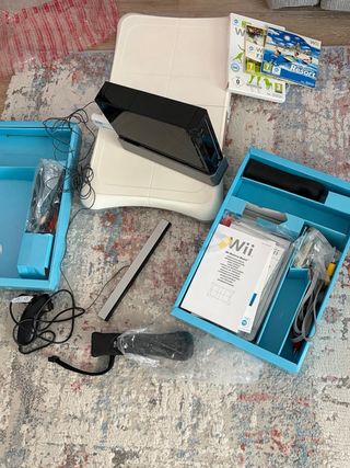 Consola Wii Negra + Wii Sports Resort + Wii Fit