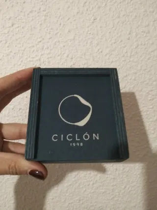 Pulsera de cuero y metal de Joyería Ciclón 1998