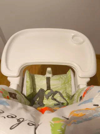 Trona de bebé con funda estampada