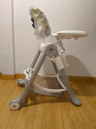 Trona de bebé con funda estampada