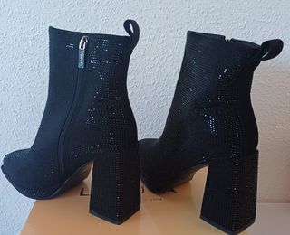 Botines Tacón Pedrería Negros Talla 39